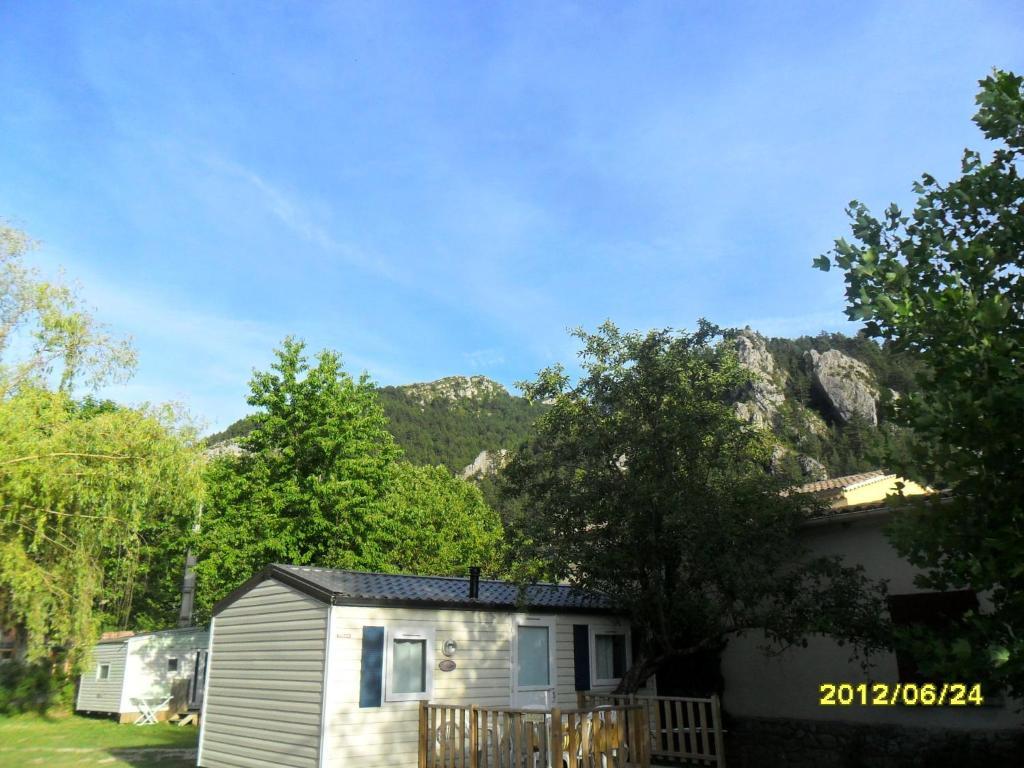 Camping Frederic Mistral กาสเตลลาน ภายนอก รูปภาพ